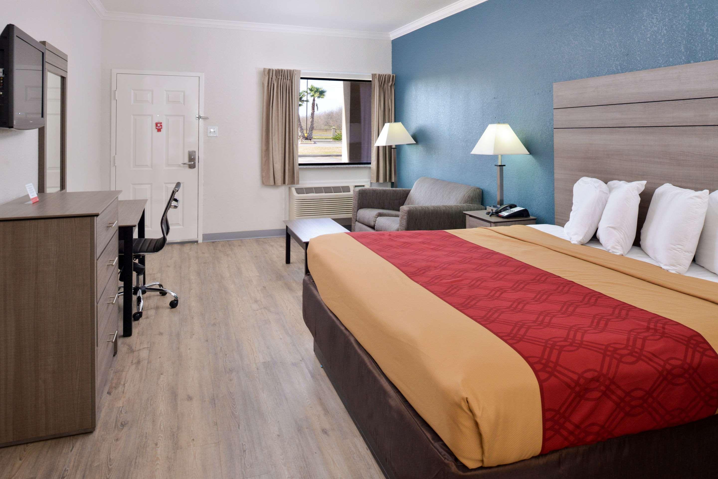 Econo Lodge Inn & Suites Port Arthur Near Sabine Pass Extérieur photo