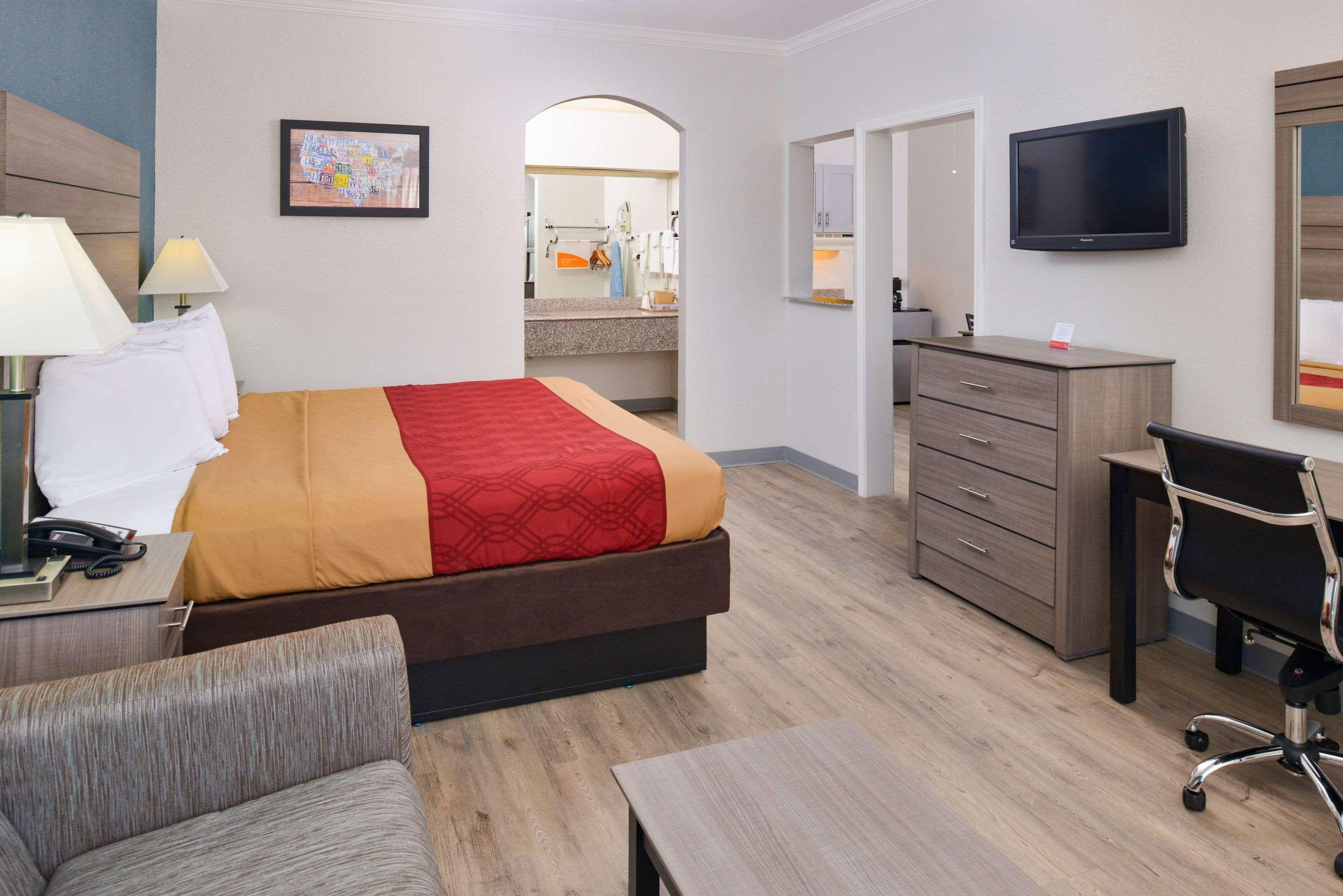 Econo Lodge Inn & Suites Port Arthur Near Sabine Pass Extérieur photo