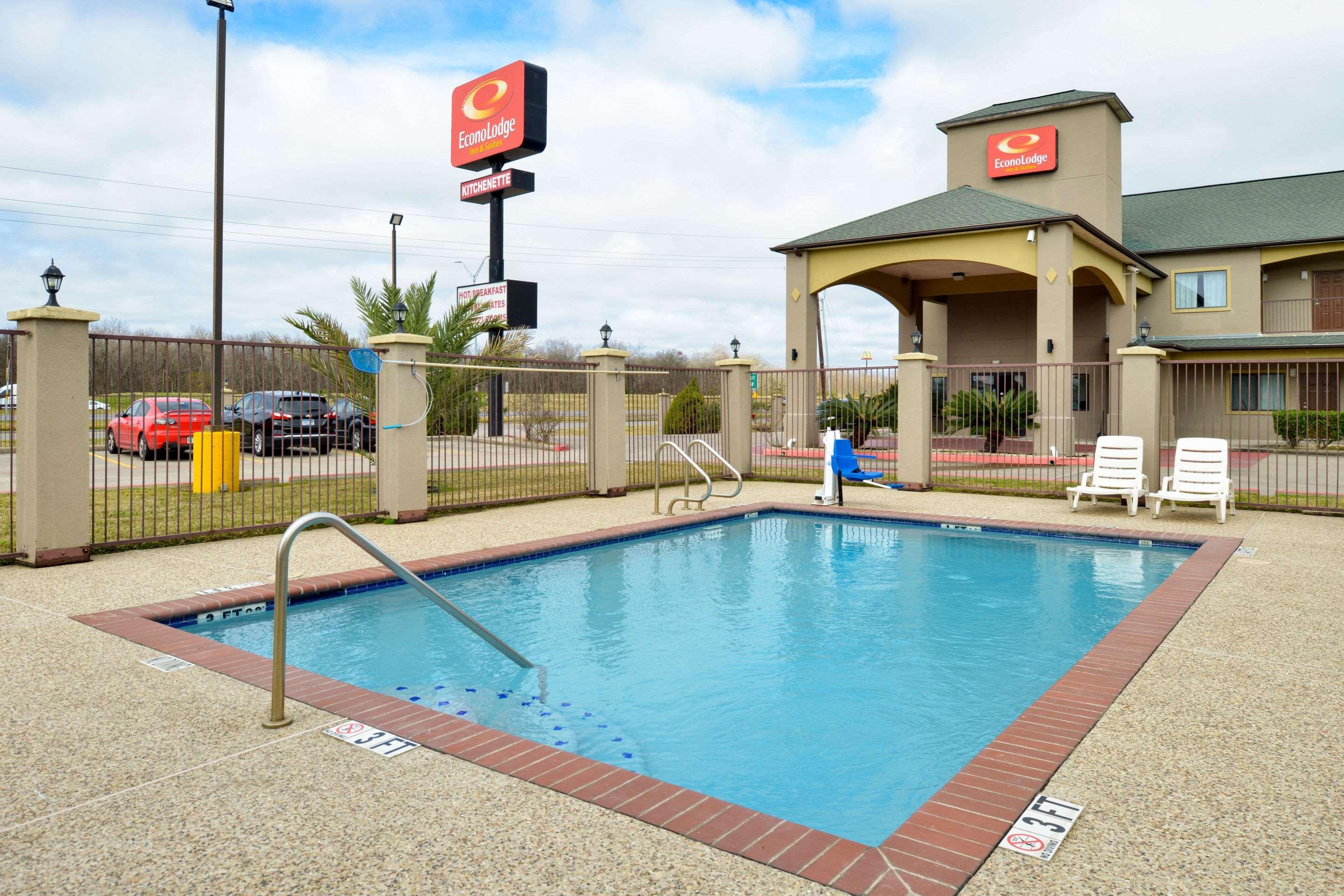 Econo Lodge Inn & Suites Port Arthur Near Sabine Pass Extérieur photo